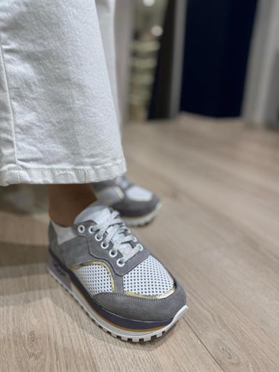 Yüksek Taban Şerit Detaylı Hakiki Deri Spor Ayakkabı Gri