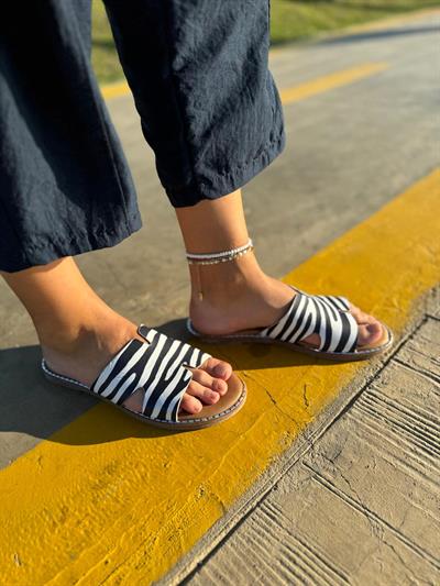 Zebra Desenli Düz Hakiki Terlik Lacivert