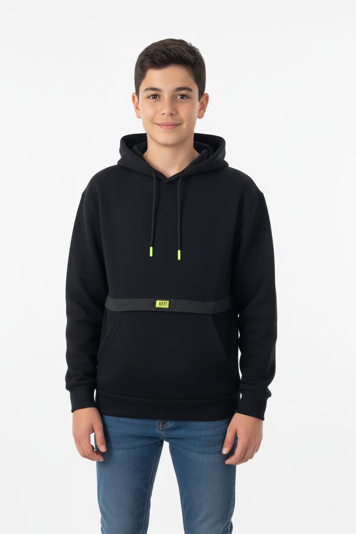Kapşonlu Kanguru Cepli Detaylı Erkek Çocuk Sweatshirt
