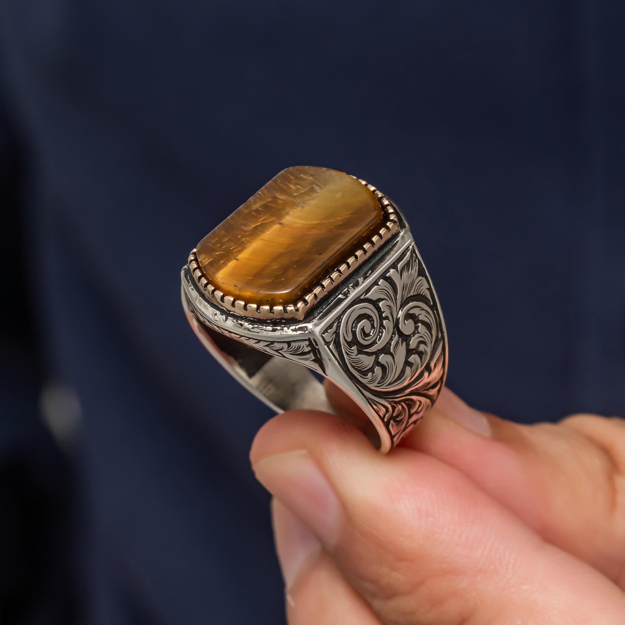 Kaplan Gözü Taşlı Oyma Motif 925 Gümüş Erkek Yüzük