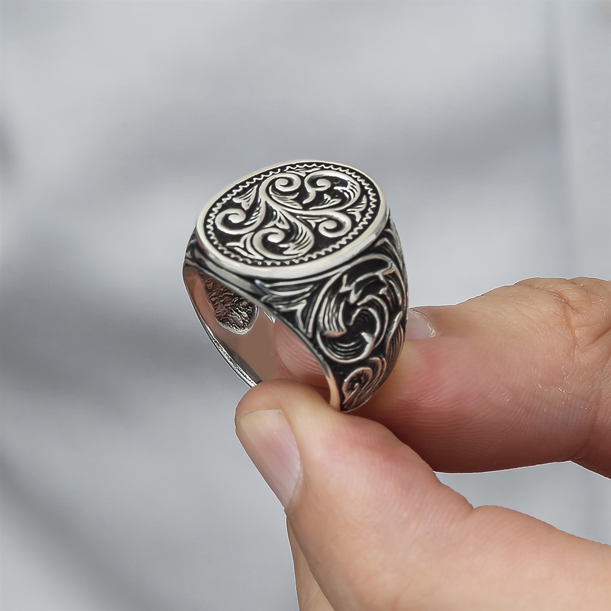 Oyma Desenli Oval Taşsız 925 Gümüş Erkek Yüzük