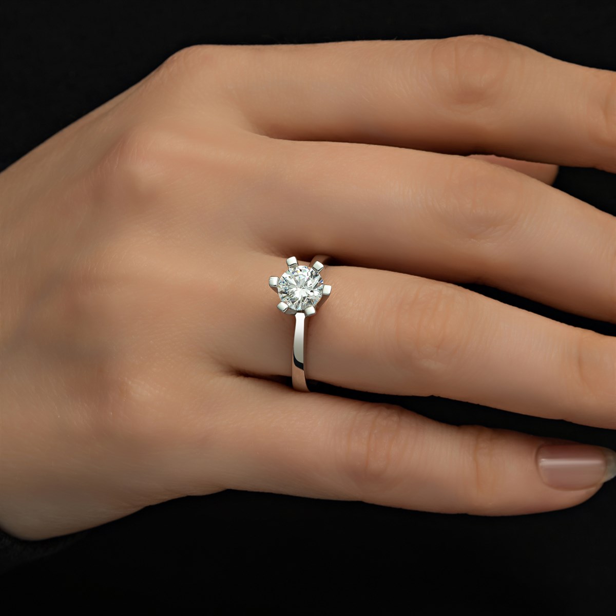 6 Tırnaklı Swarovski Taşlı Gümüş  Yüzük