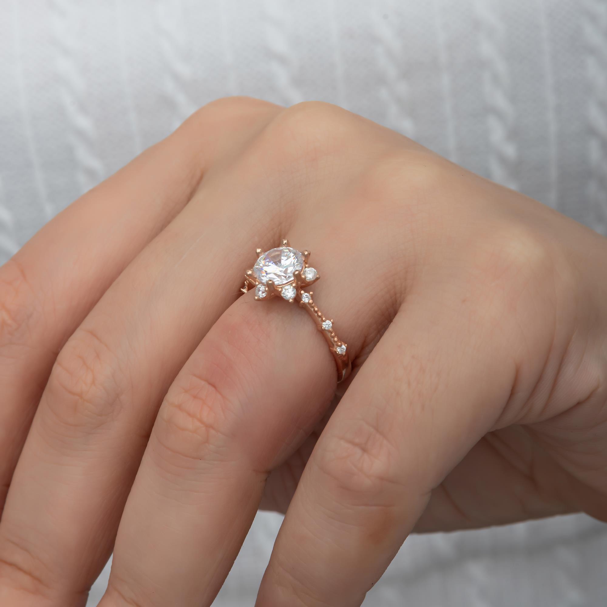 Prenses Model Rose Kaplama Zirkon Taşlı Gümüş Tektaş Yüzük