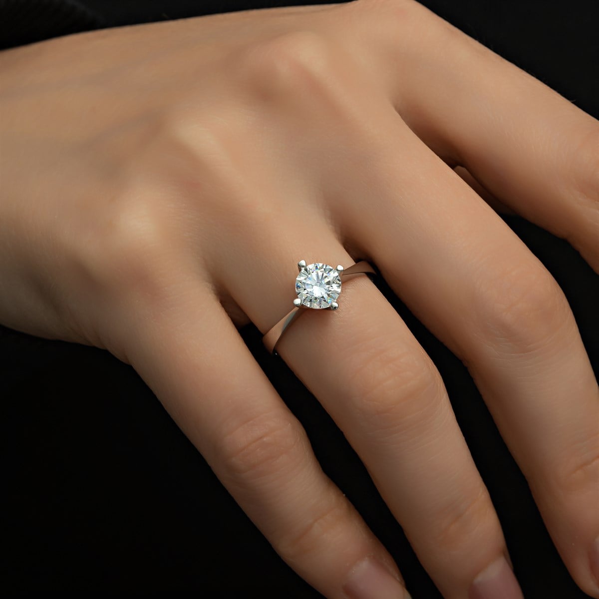 Yeni Tasarım Swarovski Taşlı Gümüş Tektaş Yüzük
