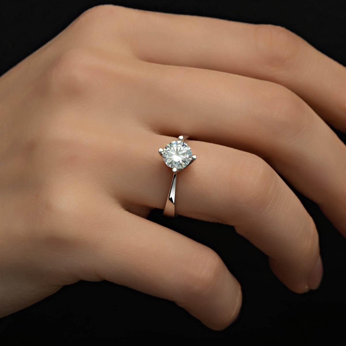 Yeni Tasarım Swarovski Taşlı Gümüş Tektaş Yüzük