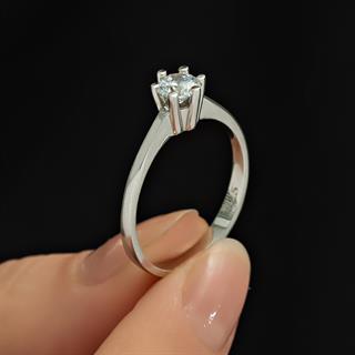 6 Tırnaklı Swarovski Taşlı Gümüş  Yüzük