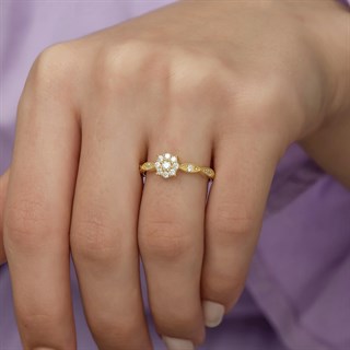 Altın Kaplama Zirkon Taşlı Papatya Model Gümüş Bayan Yüzük