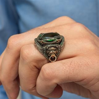 Aslan Başı Kapı Tokmak Modeli Yeşil Taşlı 925 Gümüş Yüzük