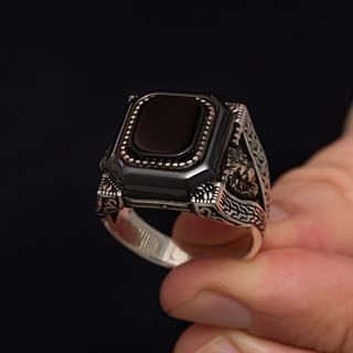 Aslan Başı Motifli Kare Oniks Taşlı 925 Gümüş Erkek Yüzük