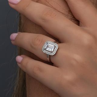 Beyaz Zirkon Taşlı Baget Gümüş Tektaş Yüzük