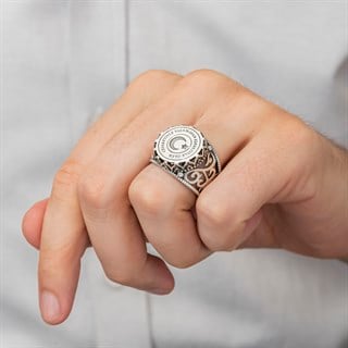 Cesaretiyle Yaşamayan Esaretiyle Ölür Yazılı 925 Gümüş Erkek Yüzük