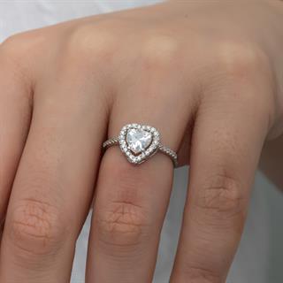 Kalpli Beyaz Taşlı Gümüş Bayan Takı Seti