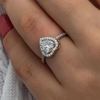 Kalpli Beyaz Taşlı Gümüş Bayan Takı Seti