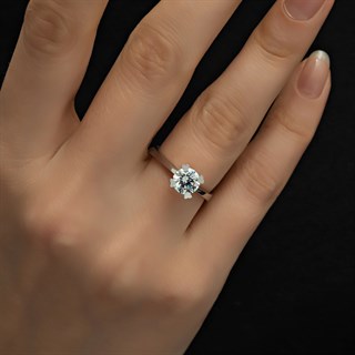Kalpli Montür Swarovski Taşlı 925 Gümüş Tektaş Yüzük