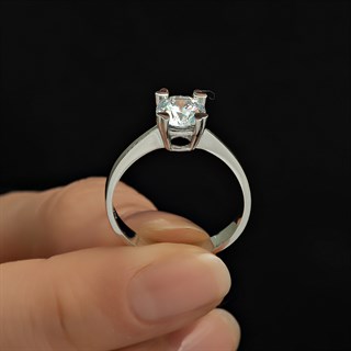Kalpli Montür Swarovski Taşlı 925 Gümüş Tektaş Yüzük