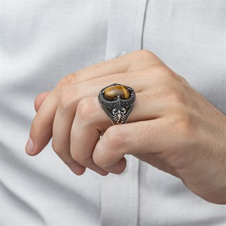 Kaplan Gözü Taşlı Akrep Figürlü 925 Gümüş Erkek Yüzük