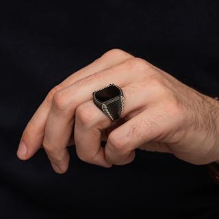 Oniks Siyah Taşlı İsimli 925 Gümüş Erkek Yüzük