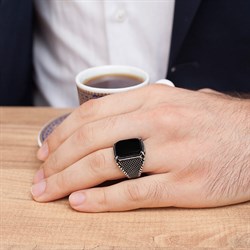 Siyah Oniks Taşlı Kare Gümüş Erkek Yüzük