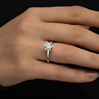 6 Tırnaklı Swarovski Taşlı Gümüş  Yüzük