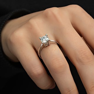 4 Tırnak Swarovski Taşlı Gümüş  Yüzük