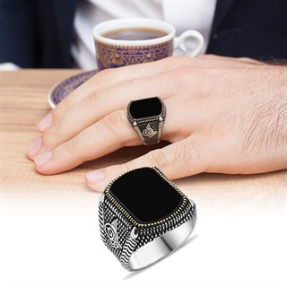 Siyah Kare Oniks Taşlı Tuğra Desenli 925 Gümüş Erkek Yüzük