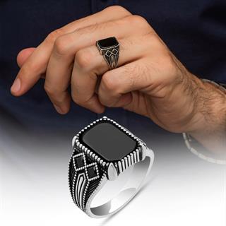 Siyah Oniks Taşlı 925 Gümüş Yüzük