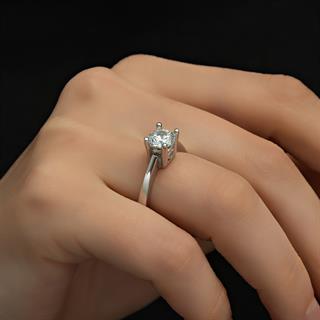 Swarovski Taşlı Kalp Motifli Gümüş Tektaş Yüzük