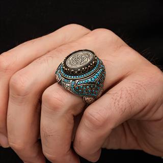 La Galibe İllallah Hat Yazılı Mavi Taşlı Gümüş Erkek Yüzük