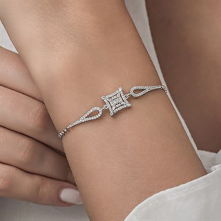 Zirkon Süslemeli Baget Taşlı Rodyum Kaplama 925 Gümüş Kadın Bileklik