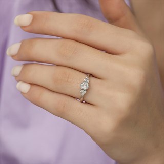 Zirkon Taşlı Tektaş Gümüş Bayan Yüzük