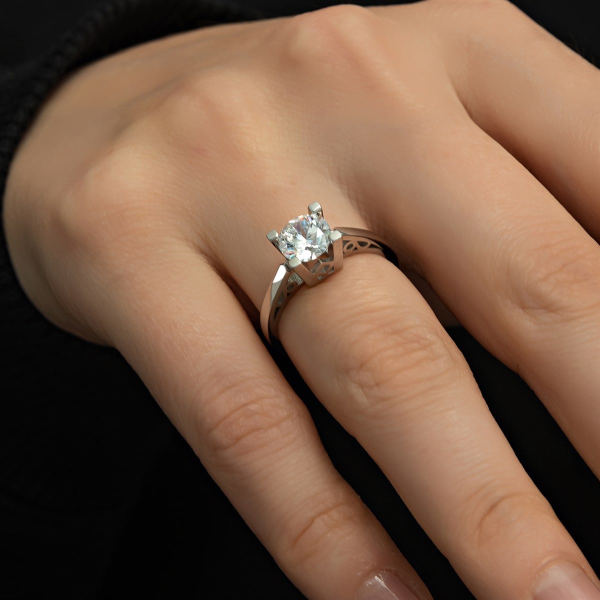 Pırlanta Montür Swarovski Gümüş Yüzük