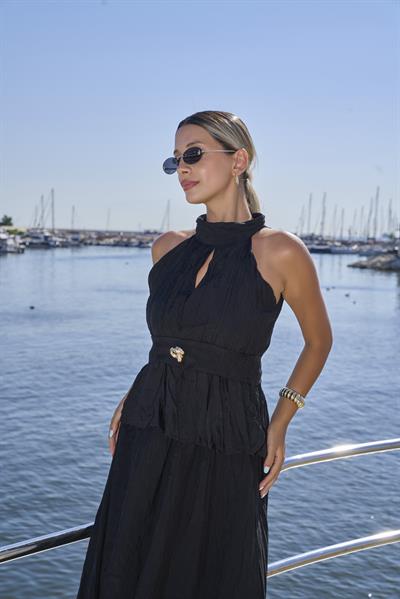 GOLD AKSESUARLI SİYAH TAKIM