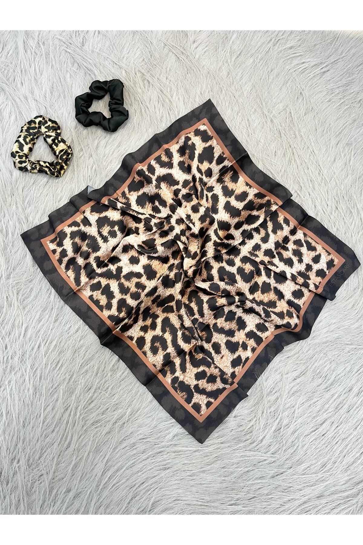 Kadın Dijital Baskılı Leopar Fular & Simit Toka Seti – 1 Fular (48×48 cm) + 2 Simit Toka