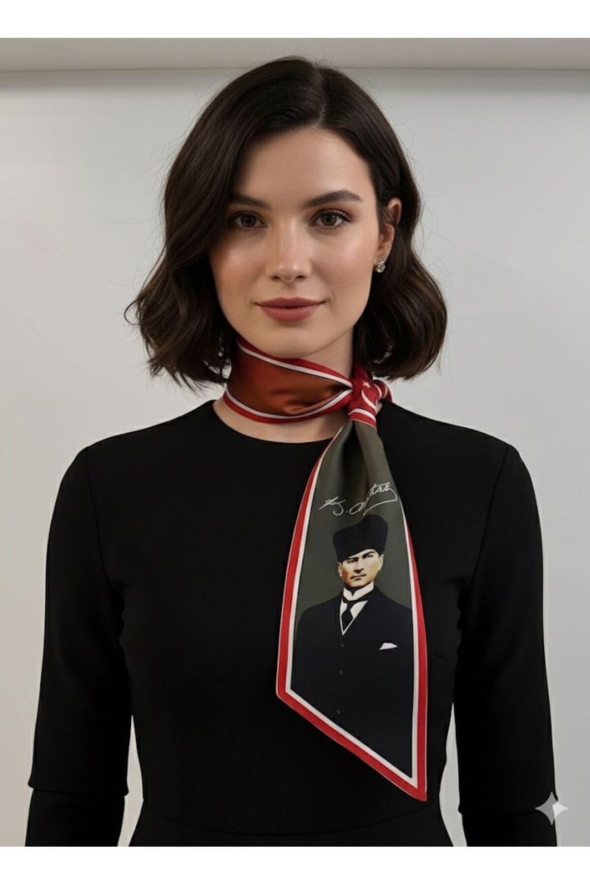 10’lu Atatürk Fotoğraflı ve İmzalı Türk Bayraklı Kravat / Eşarp / Fular Set