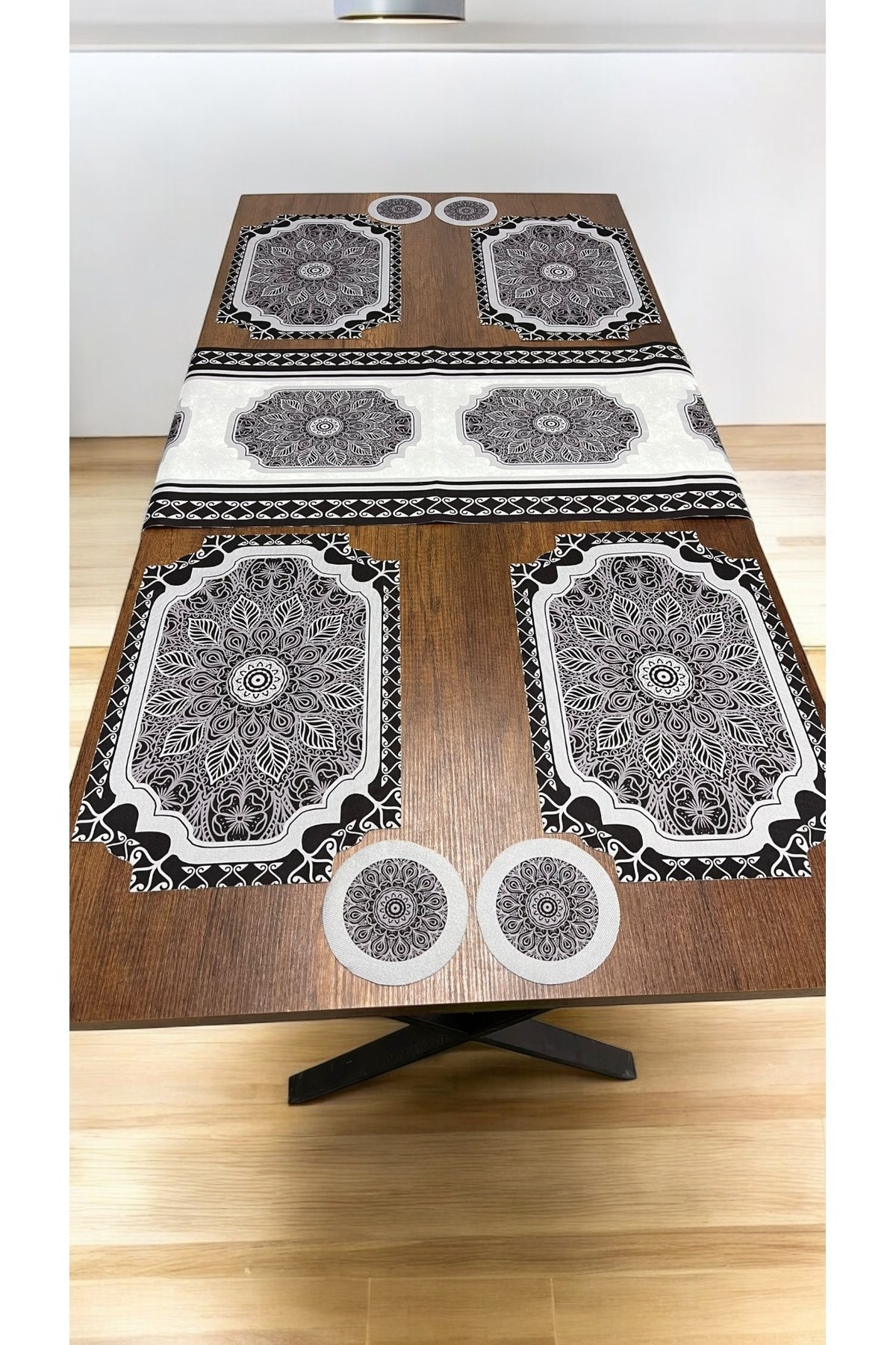 9 Parça Runner Ve Supla Seti Amerikan Servis Runner 40 X 140 Ve Bardak Altlığı