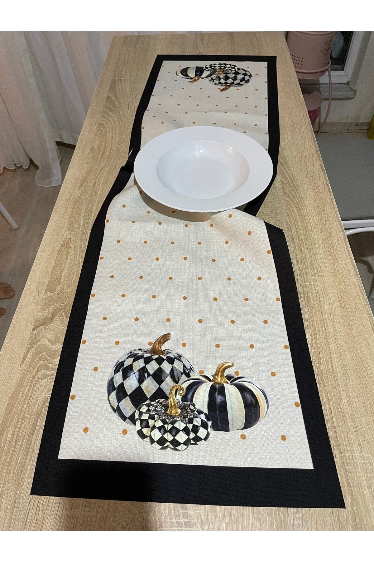 Balkabağı Desenli Runner 40 X 140 Ve Amerikan Servis Takımı