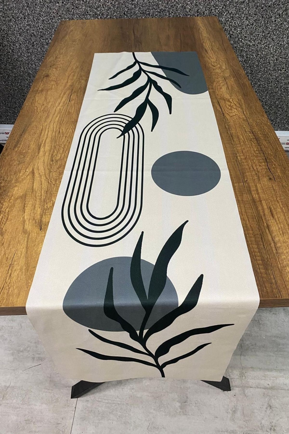Dekoratif Çiçek Desenli Runner 40x140 Cm
