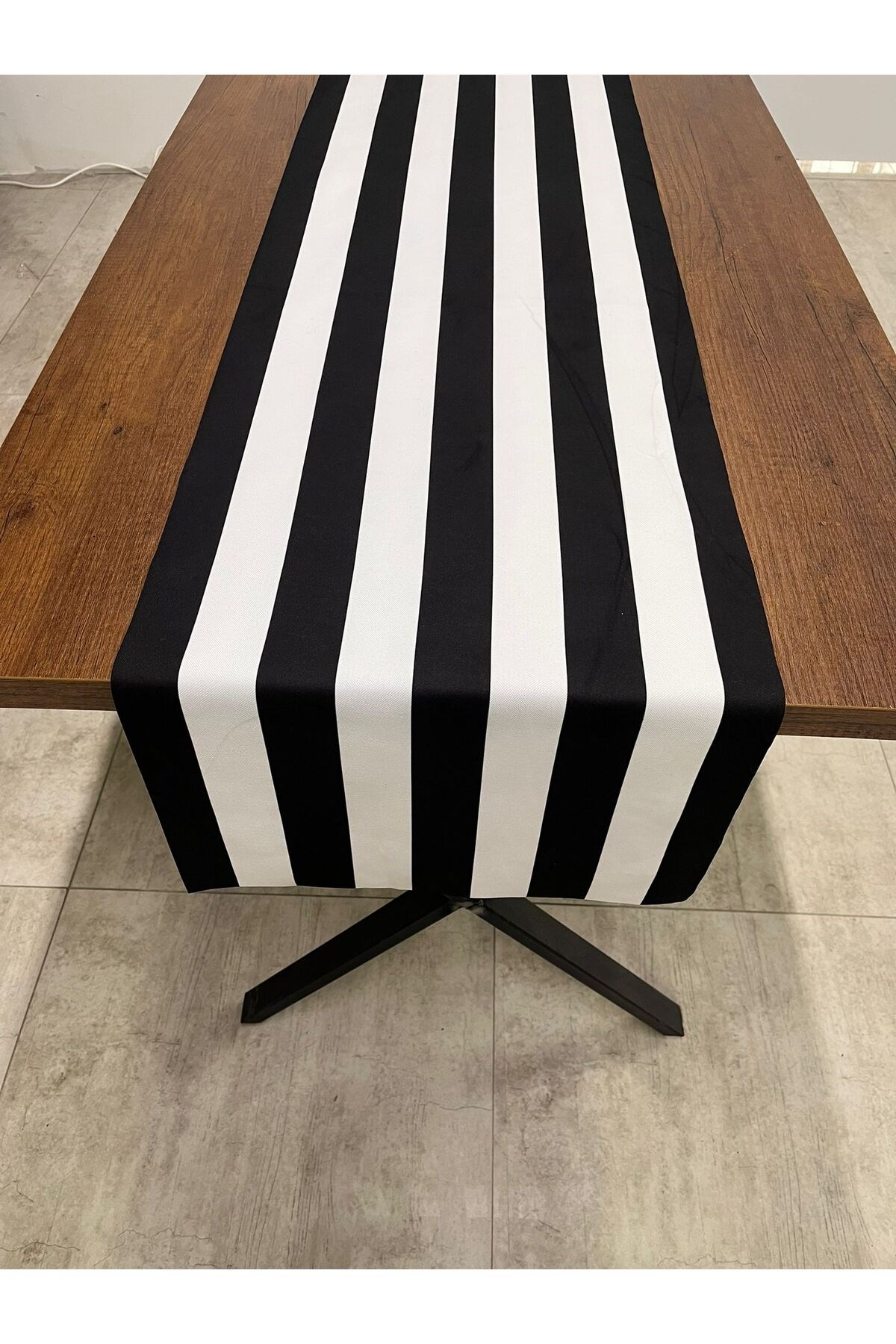 Desenli Runner Örtüsü Siyah Beyaz Çizgili 40 X 140