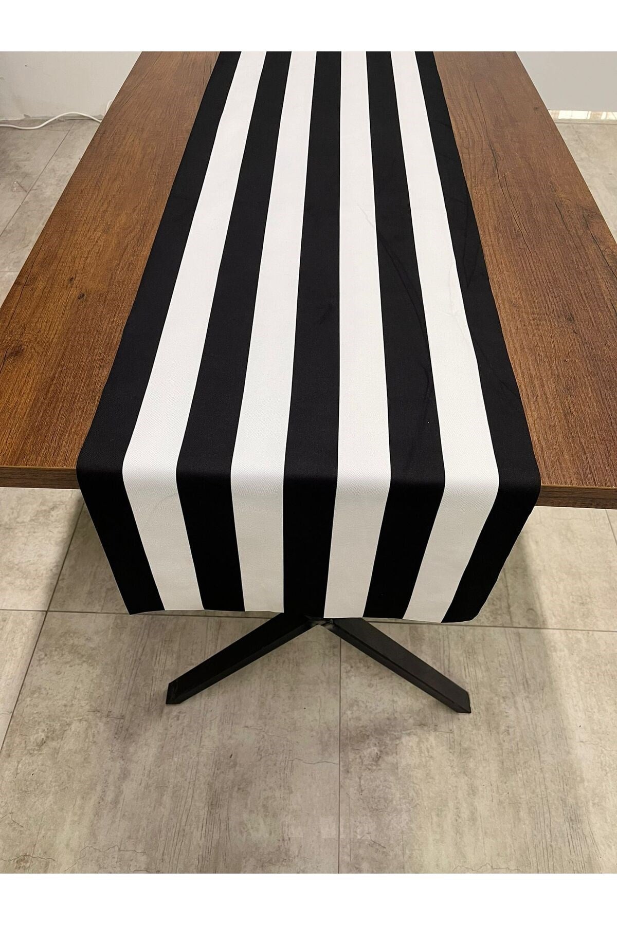 Desenli Runner Örtüsü Siyah Beyaz Çizgili 40 X 140
