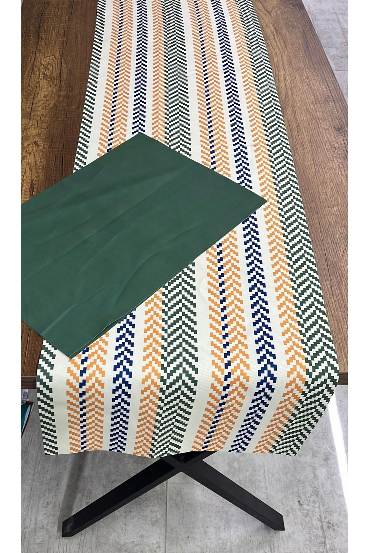 Desenli Runner Örtüsü Ve Amerikan Servis 40 X 140 - 4 Adet