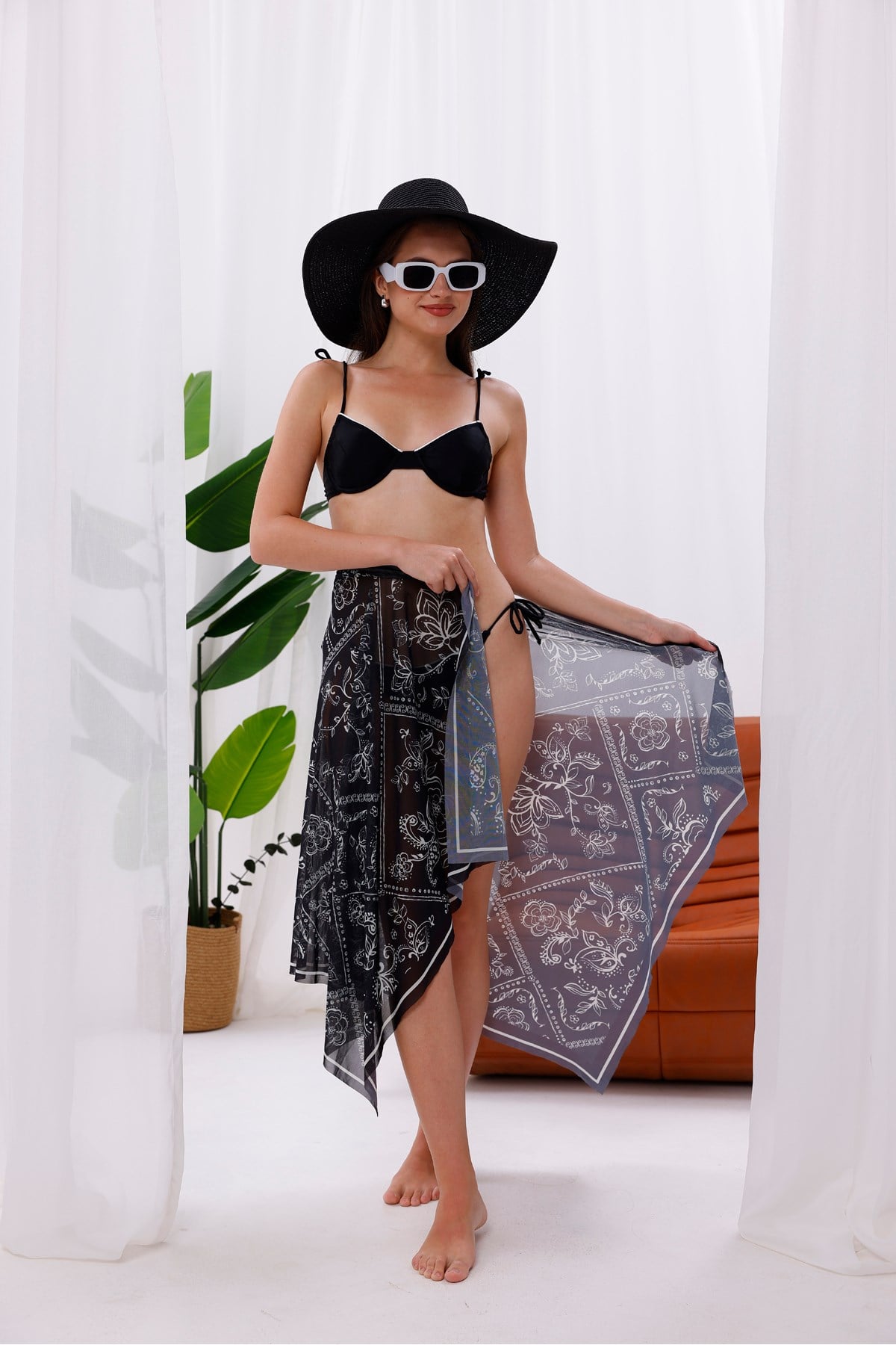 İç Gösterir Transparan Pareo - Bandana Çiçeği Model 150x95 Cm