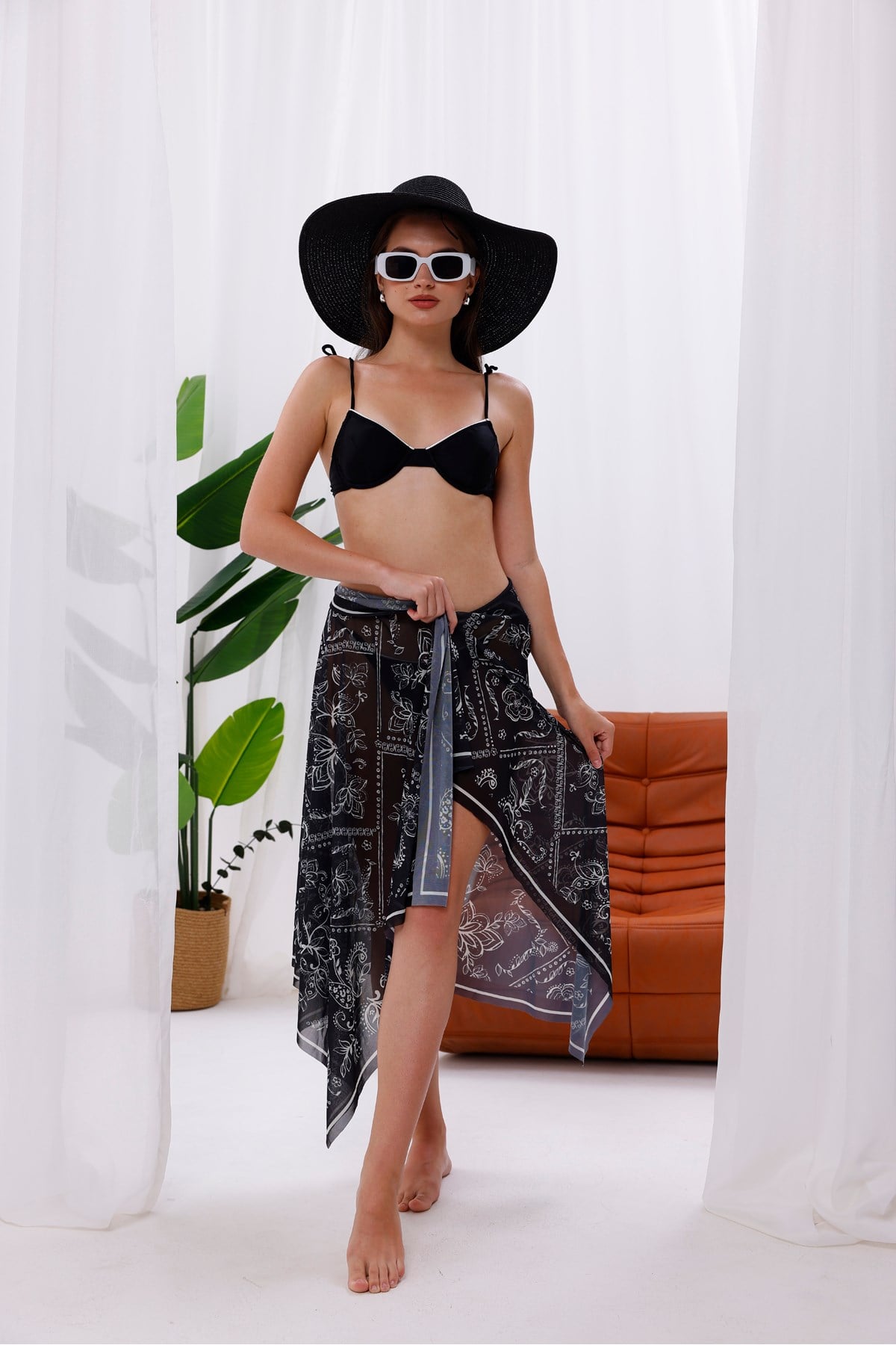 İç Gösterir Transparan Pareo - Bandana Çiçeği Model 150x95 Cm