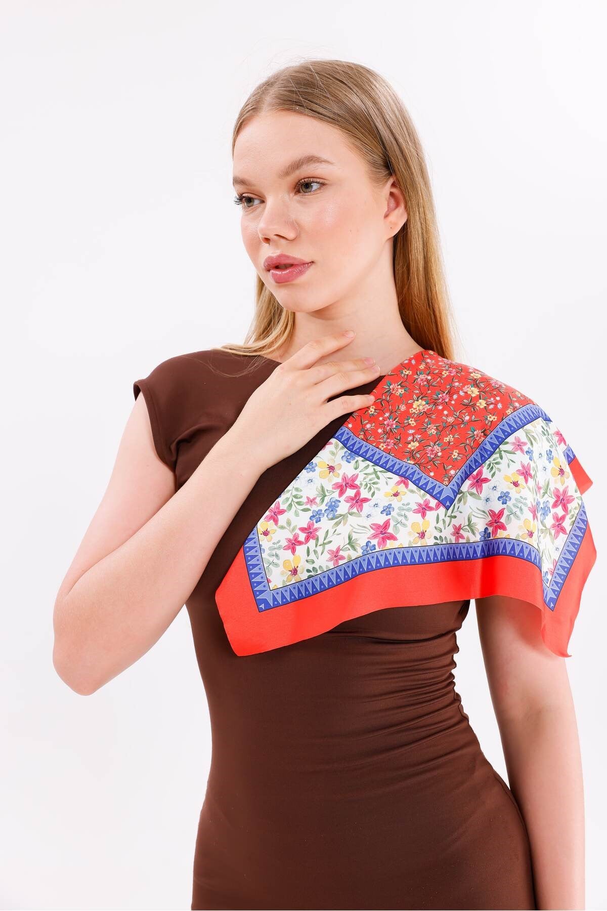 Kırmızı Rüya Model Fular Estascarf 48 x 48 Cm