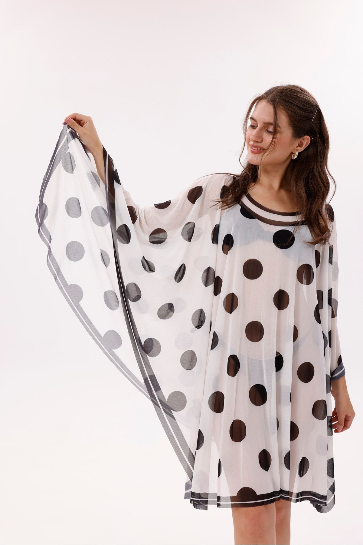 Kısa Kimono Pareo - Tesettür Pareo - Puantiyeli Beyaz 180x135 Cm