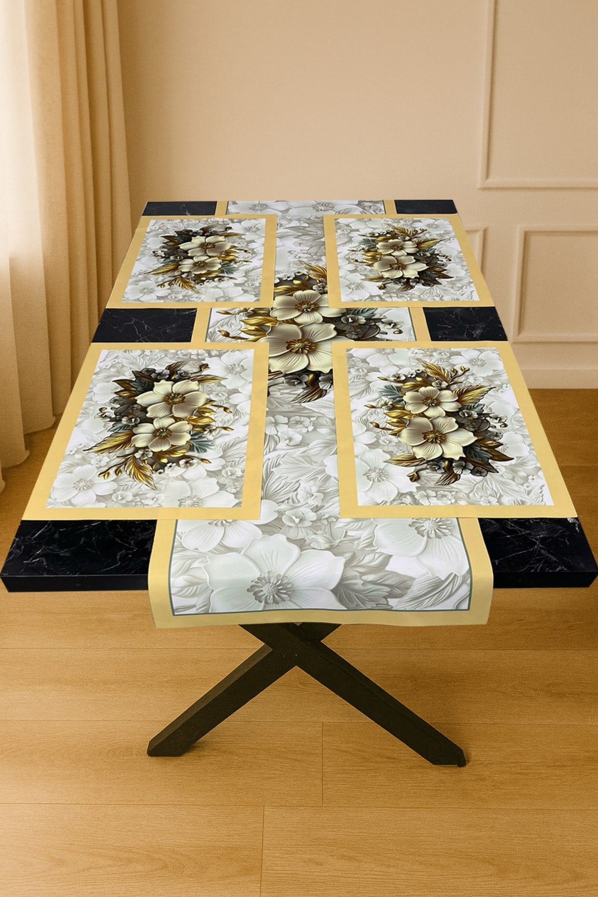 Magnolia Gold – 3D Çiçek Desenli Masa Runner & 4’lü Supla Takımı