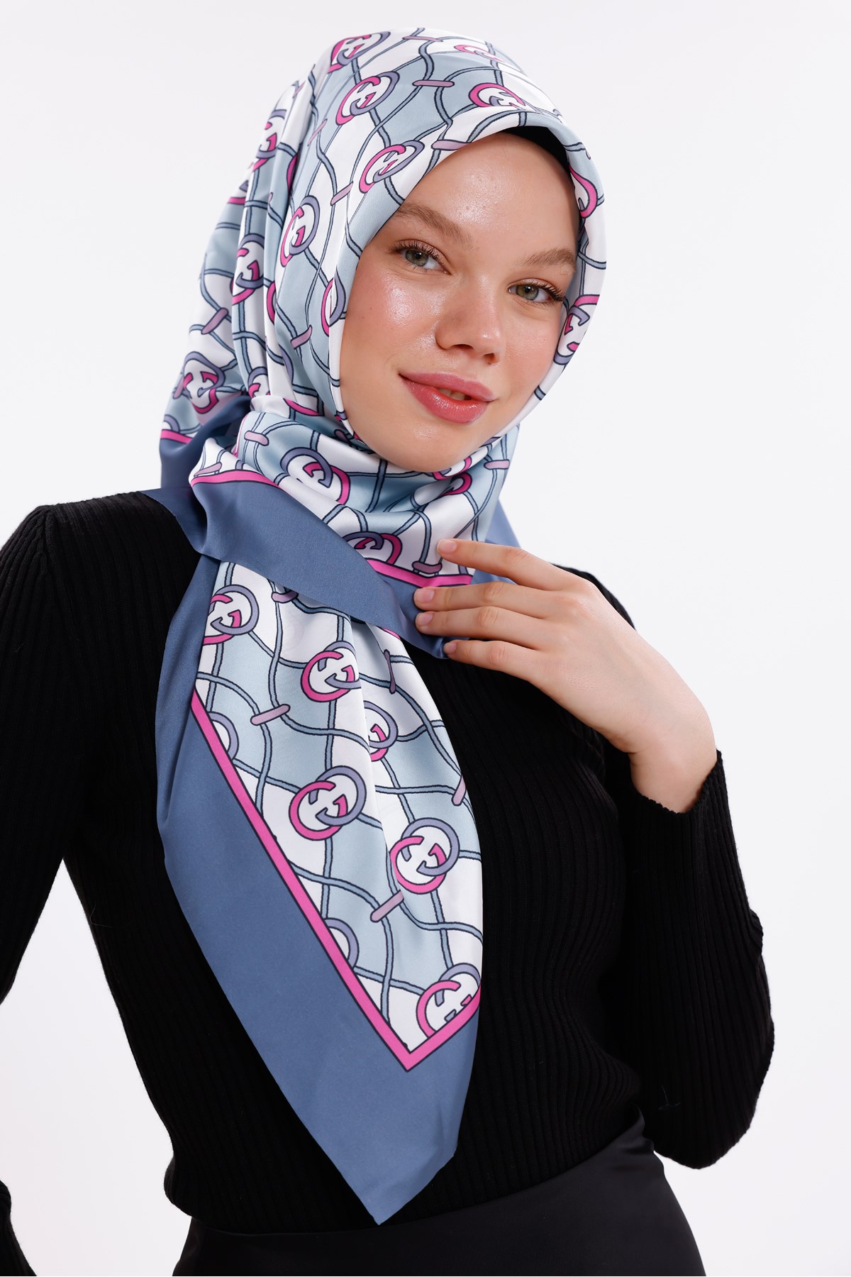 Pembe-Mavi Zincir Desenli Desenli Şifon Saten Eşarp - 100x100 cm