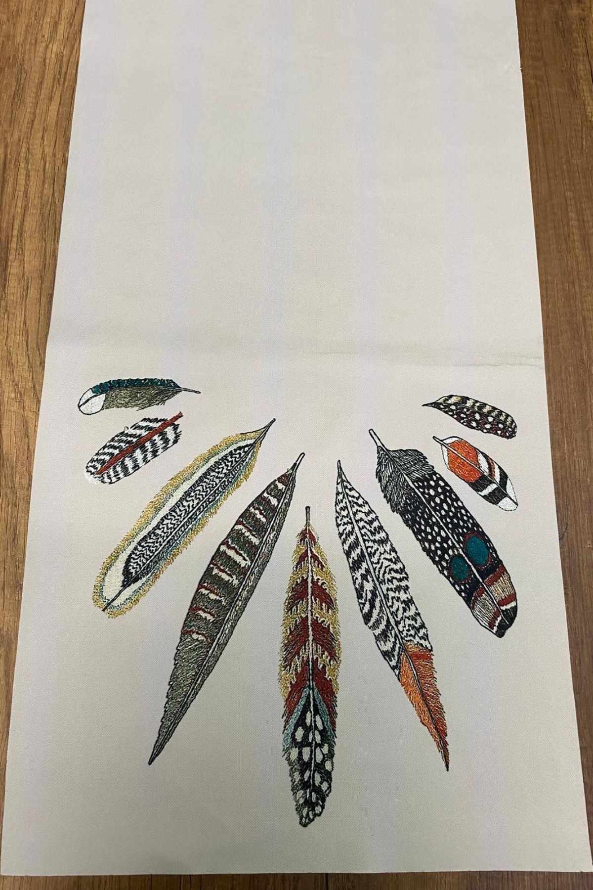 Şans Tüyü Desenli Runner 40x140 Cm