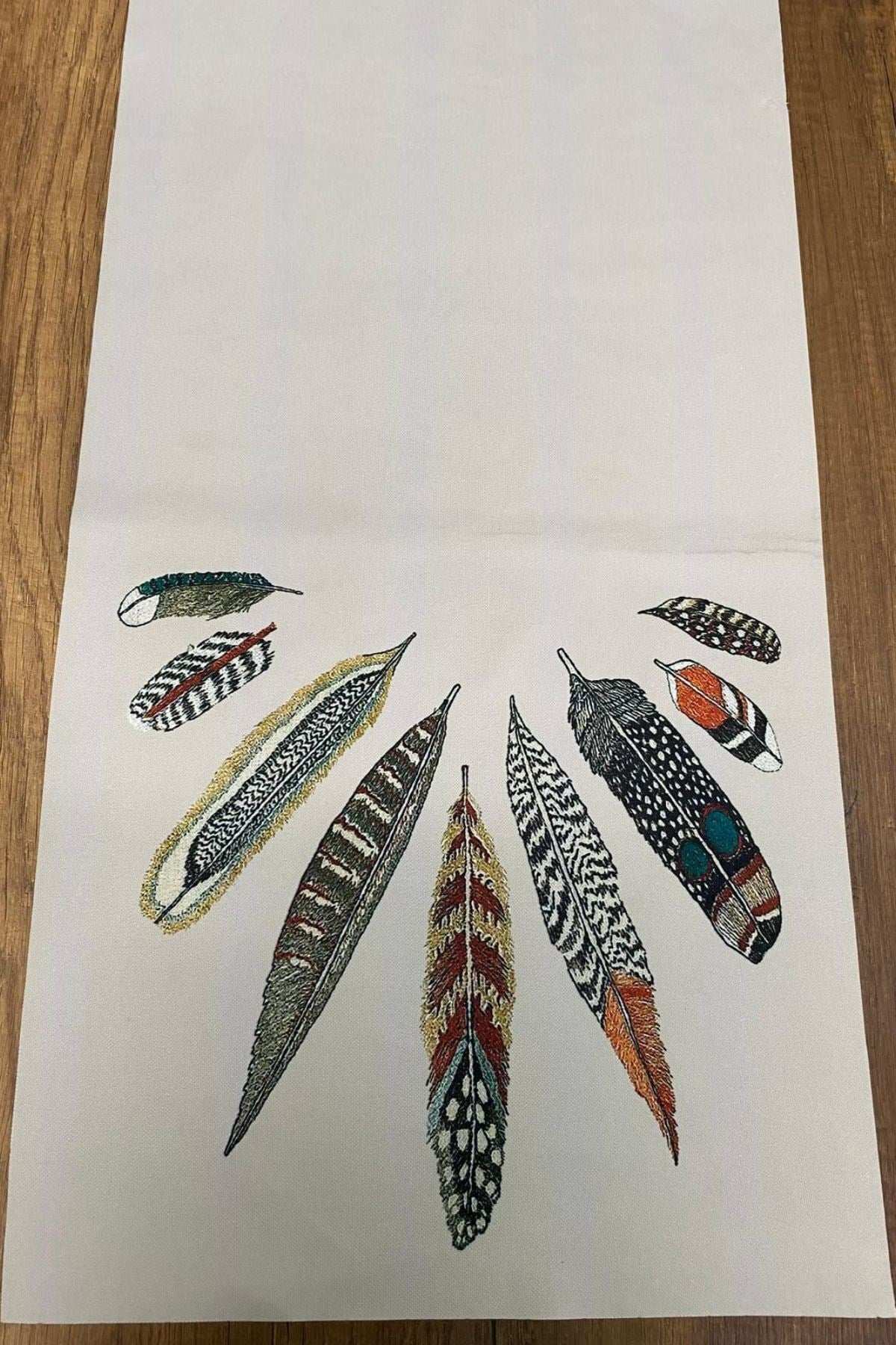 Şans Tüyü Desenli Runner 40x140 Cm