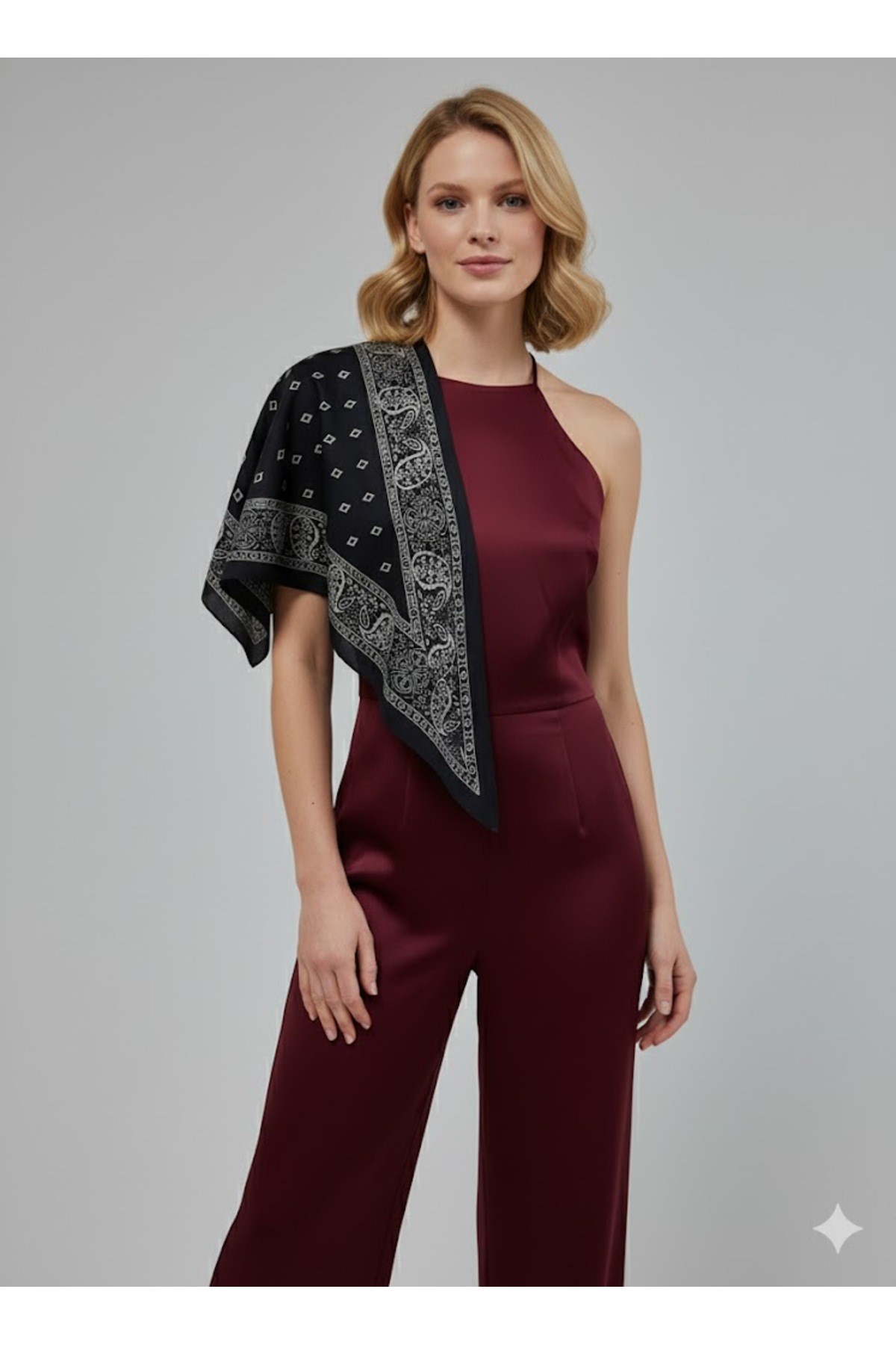 Saray Motif Siyah Üçgen Fular Bandana Estacraft - 100x45 cm