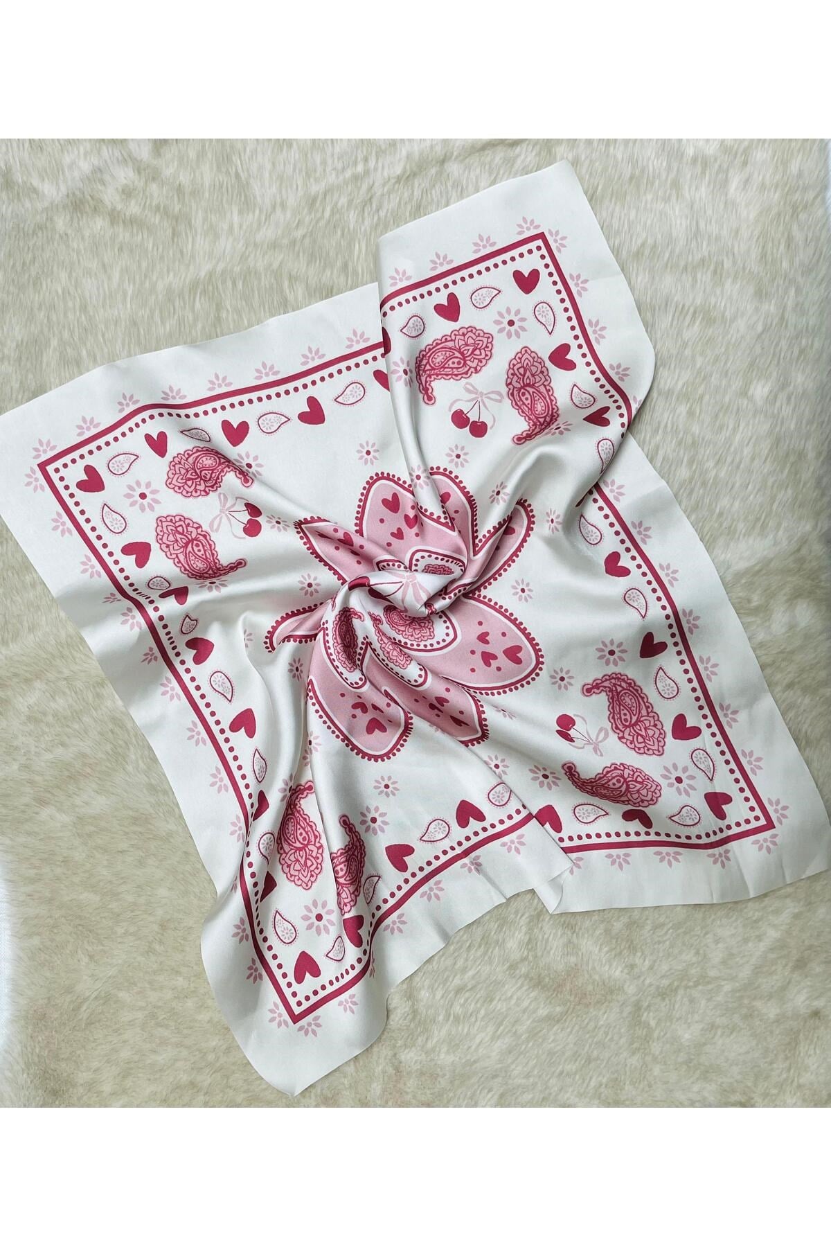 Sevgililer Günü Özel Love Fular Toka Bandana Hediye Seti